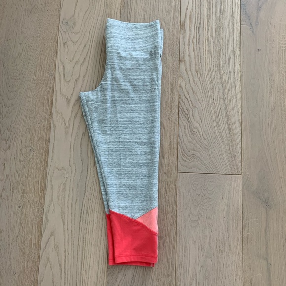 Victoria’s Secret The Everywhere Capri Legging - Picture 5 of 8